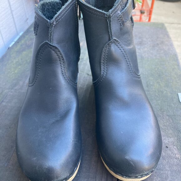 No. 6 5" Leather Clog Buckle Boot on Mid Heel - Picture 2 of 6